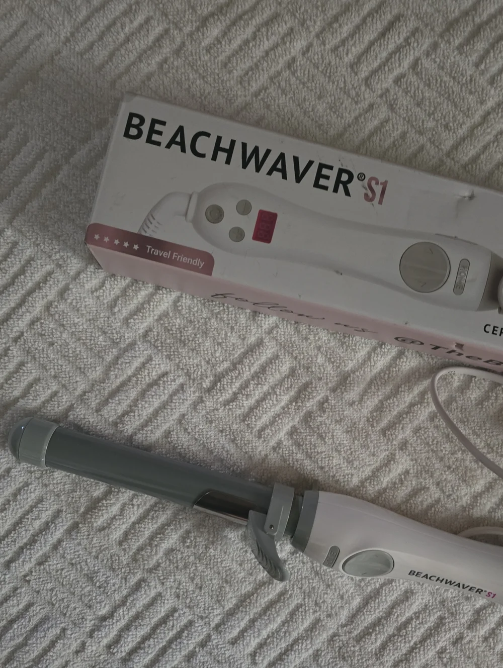 BEACHWAVER S1 Professional Curling Iron in White and Gray
